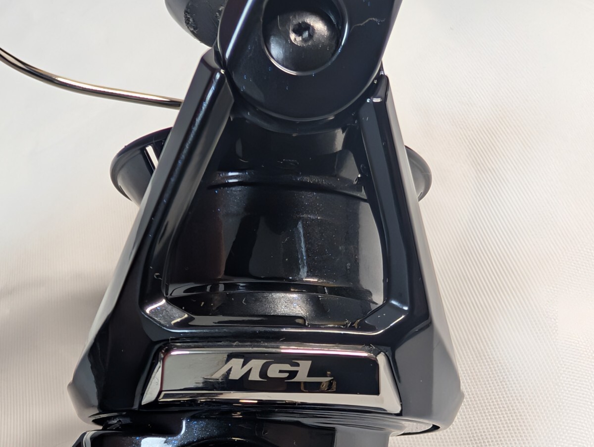 SHIMANO 25 Twin Power XD C3000XG body only body made in Japan different box
