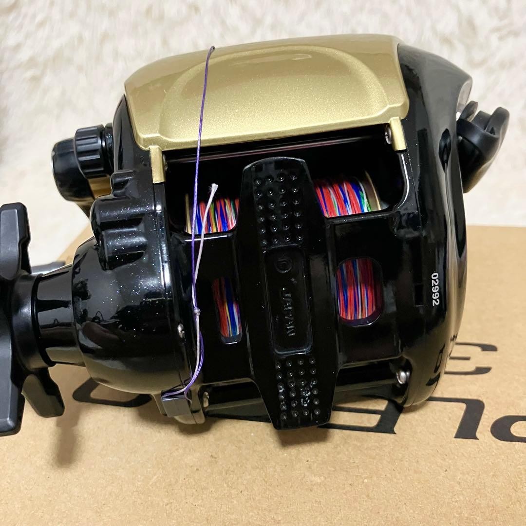 SHIMANO PLEMIO 3000 Electric Reel with LCD Display and O-SET Functionality