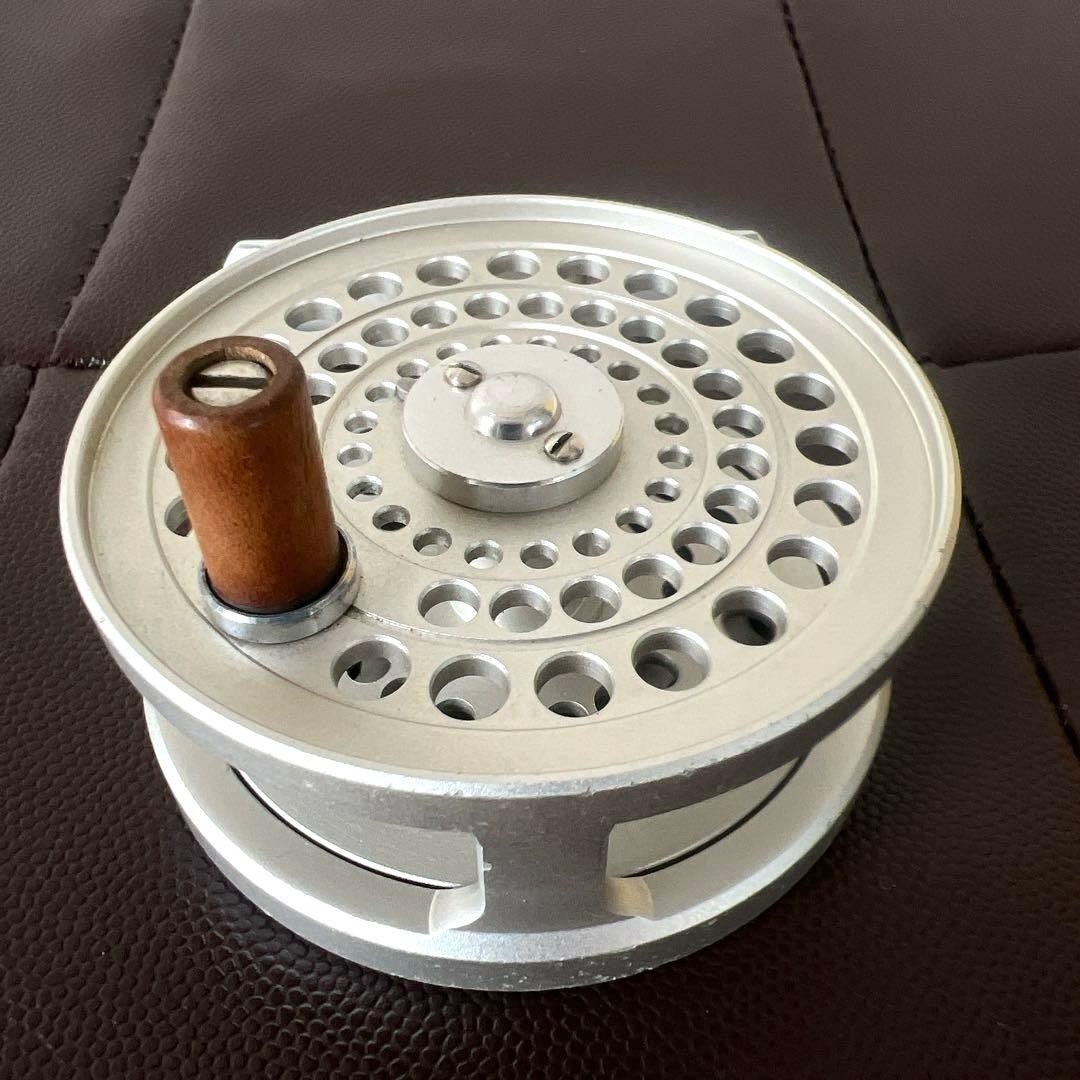 UFM UEDA CANTATA 2150 Fly Reel Japan Machined Aluminum Wood Handle Case F/S