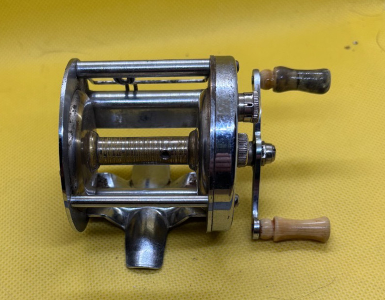 South Bend No. 350-B Anti Backlash Bait Casting Fishing Reel + Free Shipping