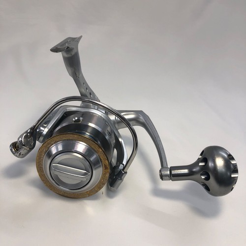 Daiwa SALTIGA Blast 4000 Spinning Reel Custom Aluminum Handle Knob Silver Used