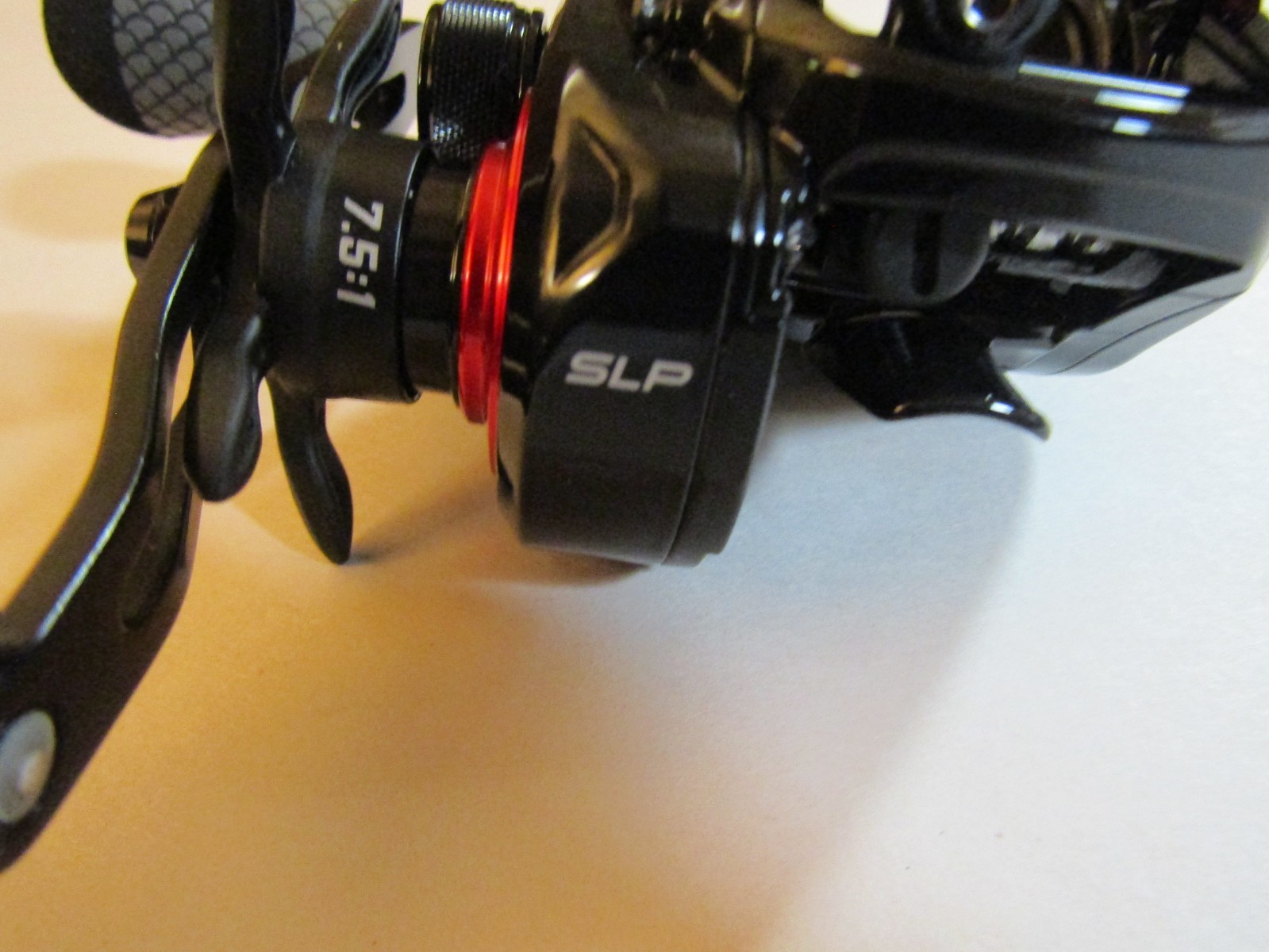 (LEW’S) „CARBON-FIRE“–SPEED-SPOOL-SLP–7.5.1. GR–6-BB–R-HAND–(NEW-OTHER)