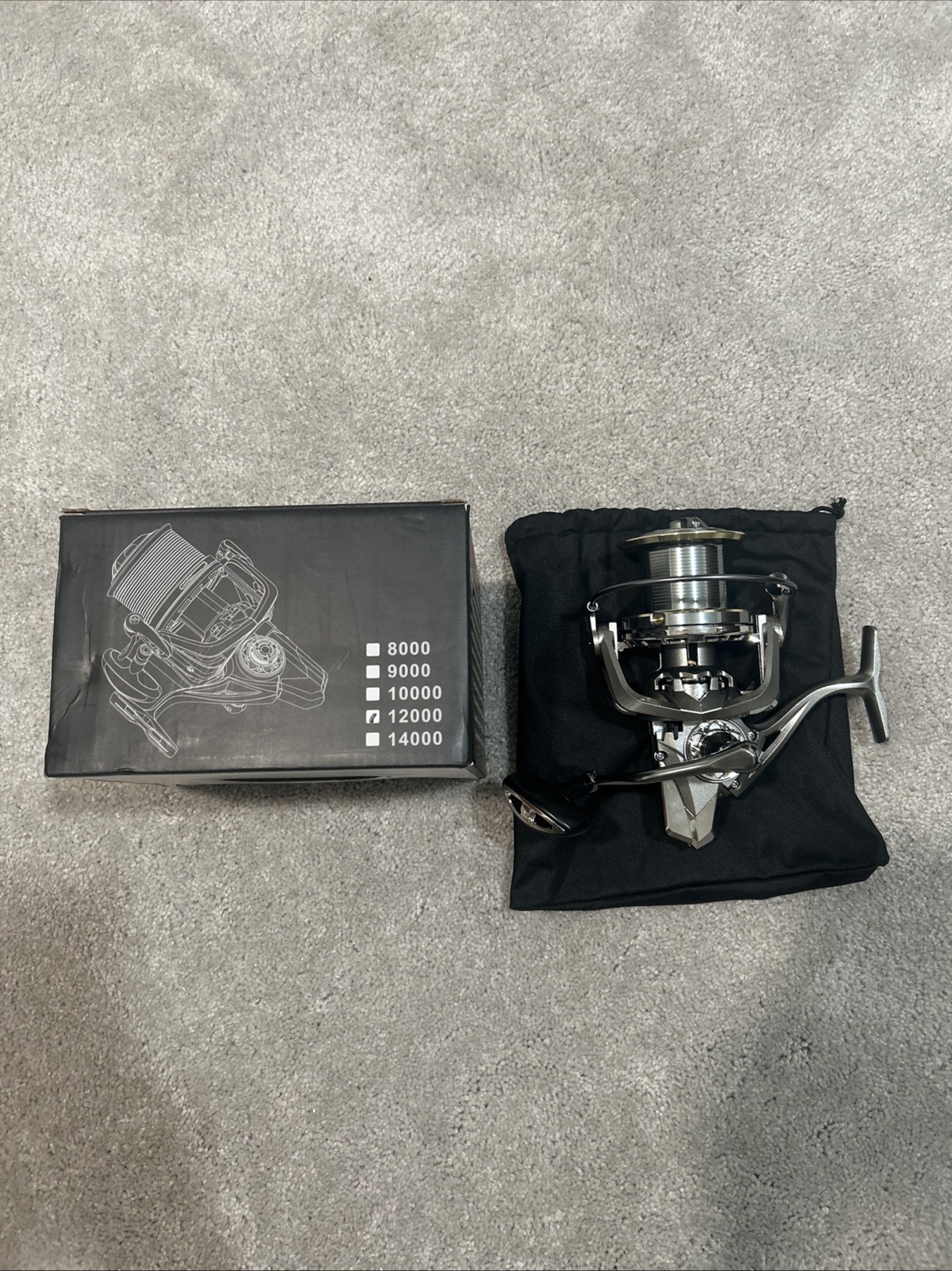 12000 Saltwater Spinning Reel Heavy Duty Surf Fishing Reel w/ Box & Pouch