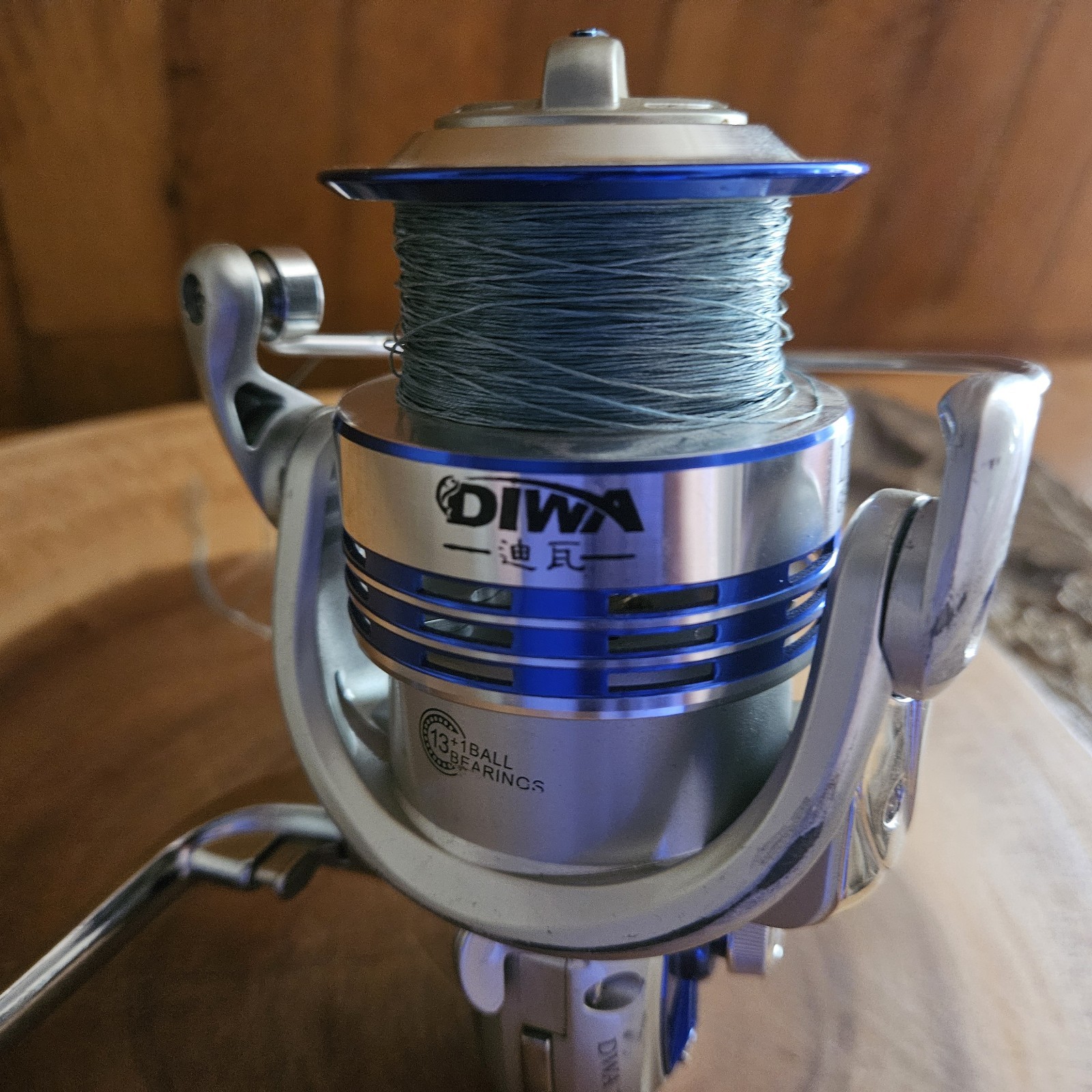 DWA 7000 Gear Ratio: 4.7:1 Spinning Fishing Reel Graphite Frame Screw-In Handle