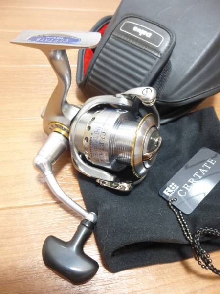 DAIWA Certate Hyper Custom 2500R Reel Excellent Used /w Semi-Hard Case & Pouch