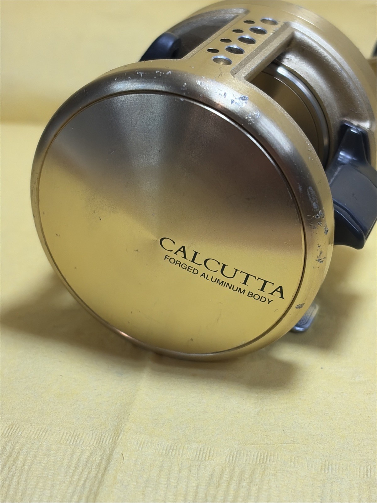 Shimano Gold Calcutta 200GTB Baitcasting Fishing Reel Carbontex Drag Nice!!!!
