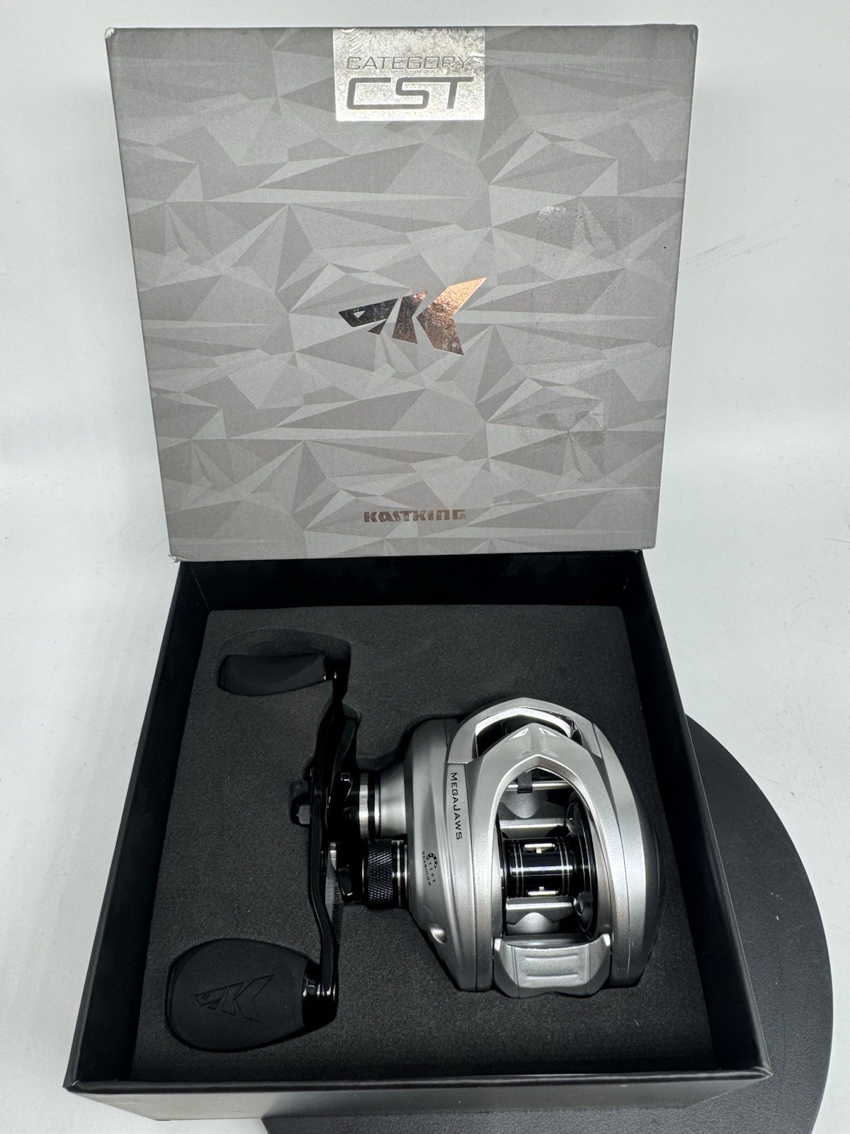 KastKing MegaJaws Baitcasting Reel Right Hand Retrieve 11+1