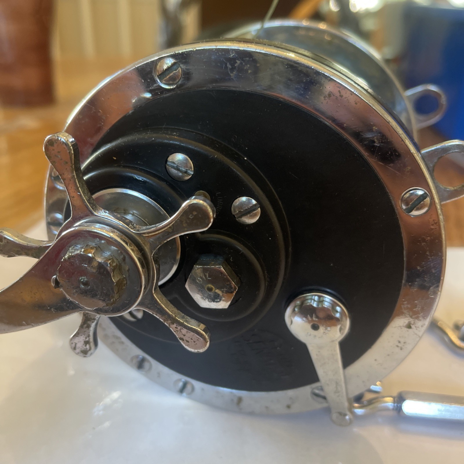 Vtg Penn Senator 9/0 Fishing Saltwater Reel Red Handle Harness Ready Rod Mount