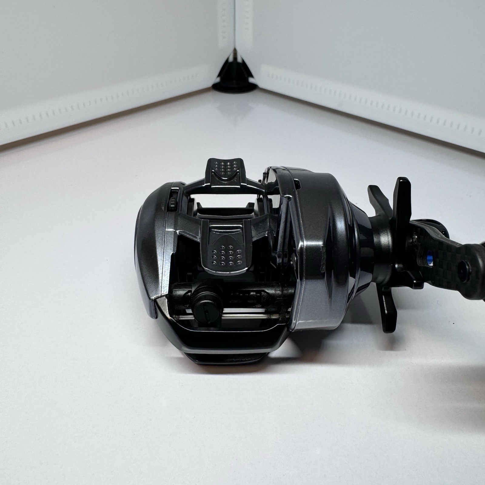 Shimano 24 SLX 70XG Right Handed Baitcasting Reel Custom Handle Good Used