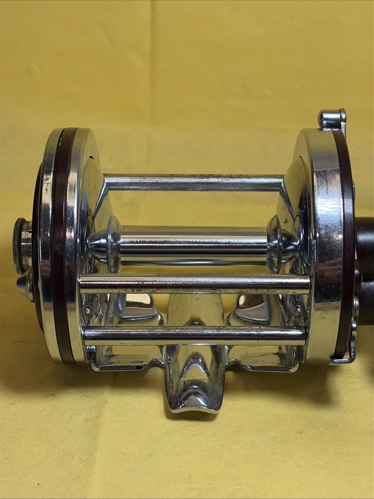 Vintage 1970’s Penn 140 Squidder Fishing Reel Red Swirl Handle Good Condition
