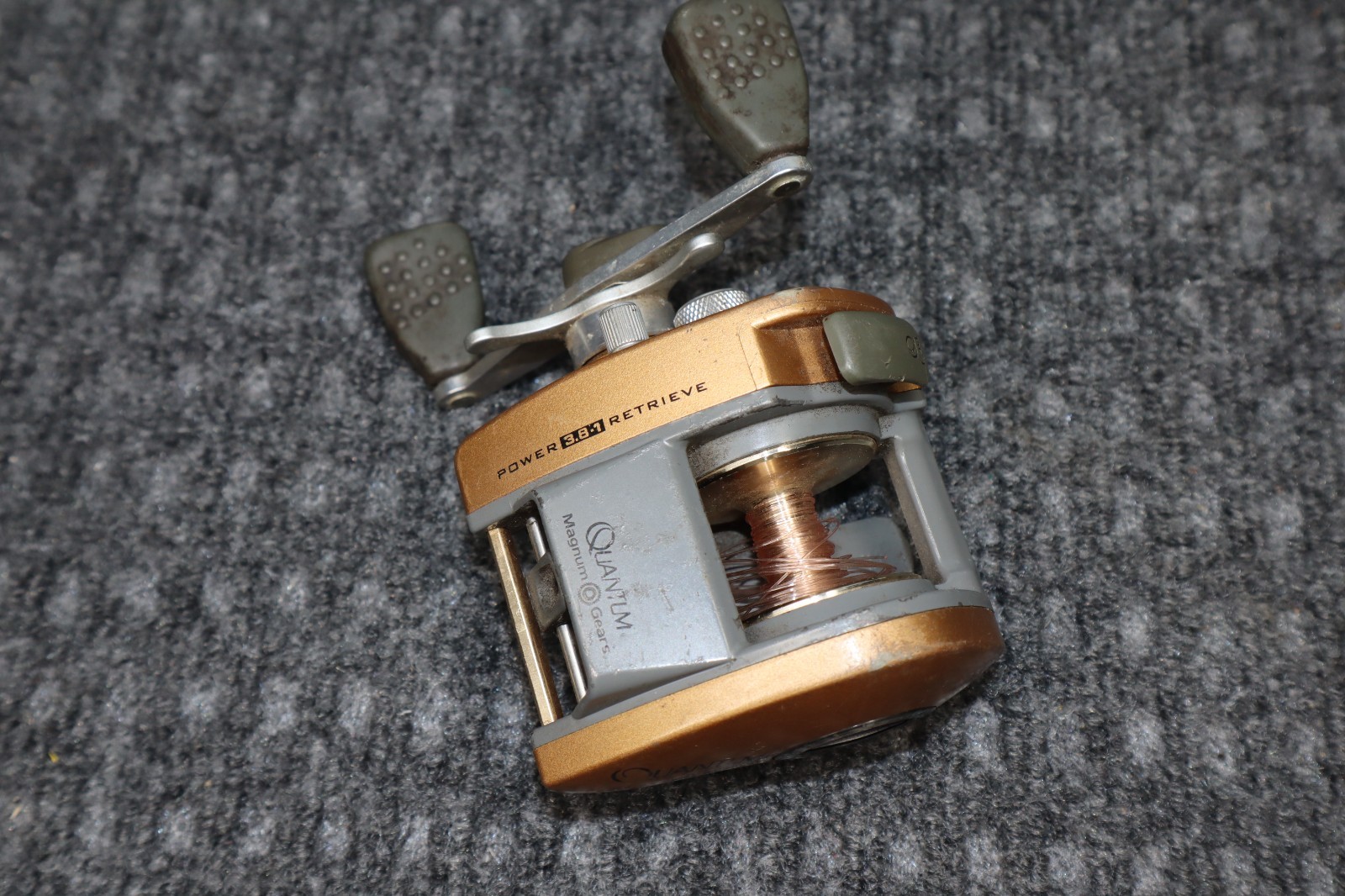 Quantum 1310 CP Bait Casting Reel Gold Gray Level Wind Working Condition
