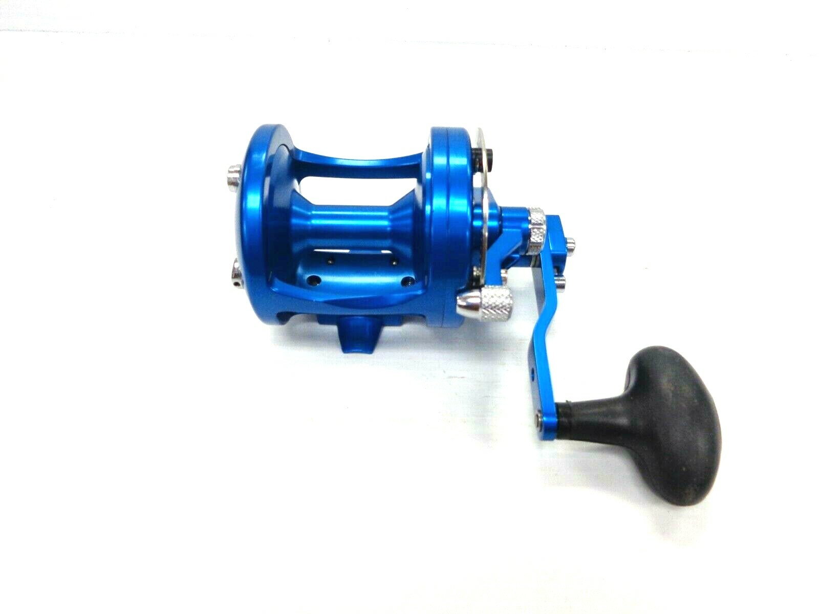 Avet LX6/3 MC Raptor Two-Speed Lever Drag Reel RAPTOR – Right Hand – BLUE