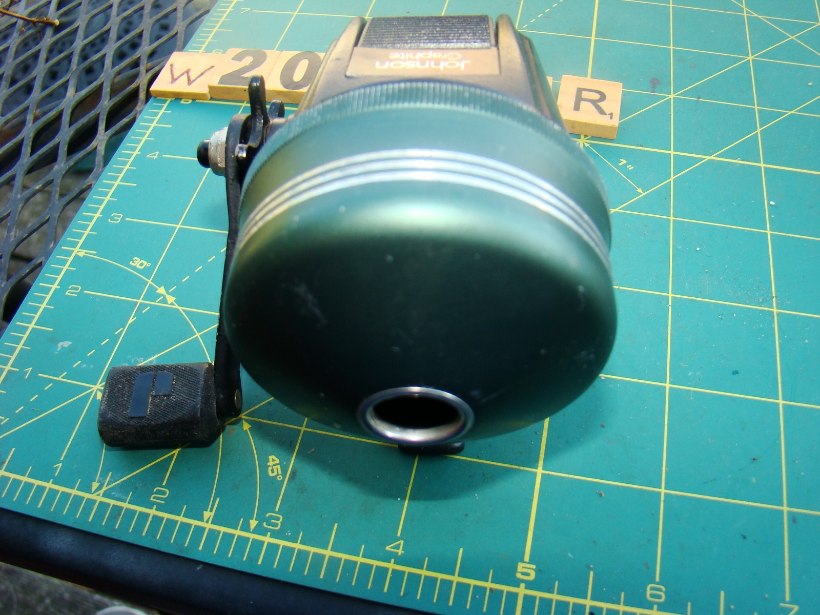 W2070 PR JOHNSON CENTURY 225 MADE IN USA FISHING REEL