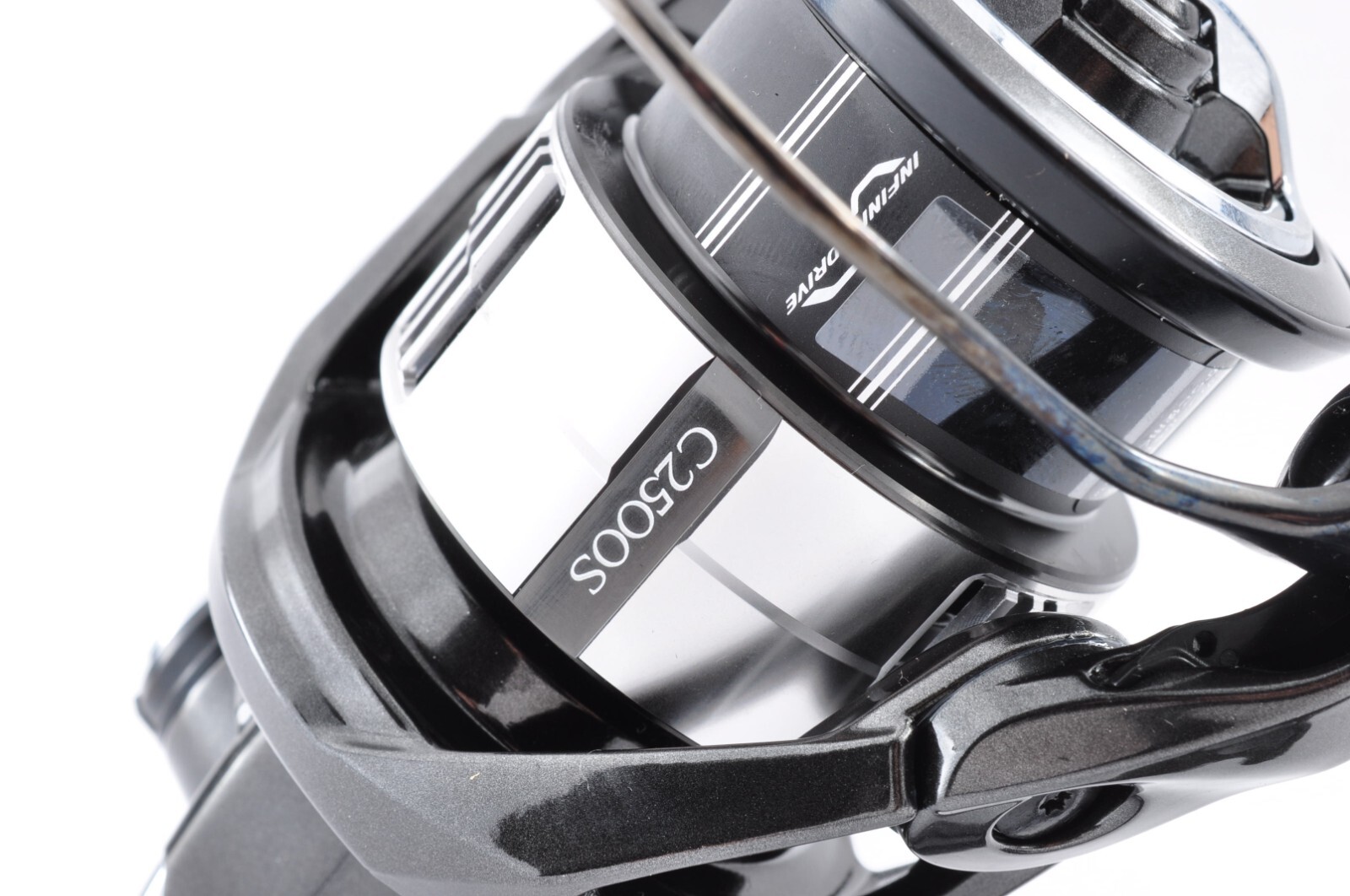 Shimano 23 Vanquish C2500S Spinning Reel Ship from Japan New
