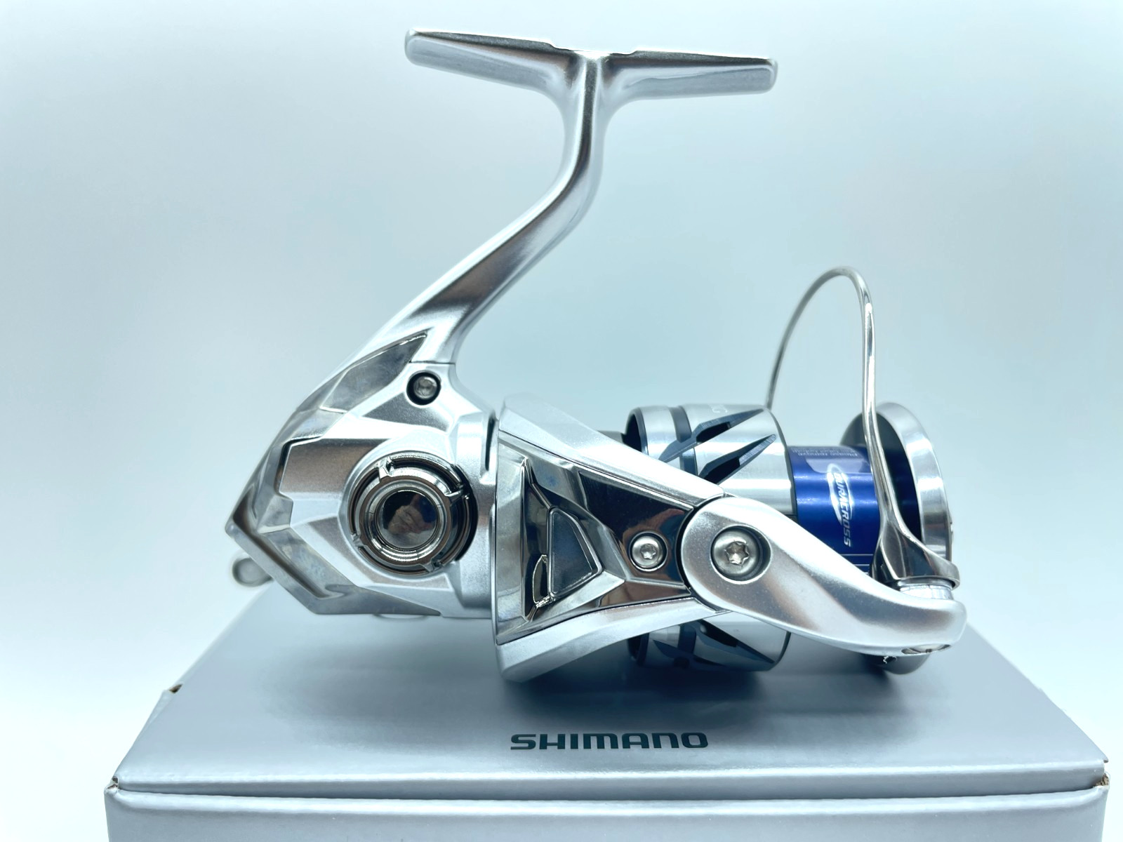 Shimano 23 STRADIC C3000XG Spinning Reel in Box New From Japan