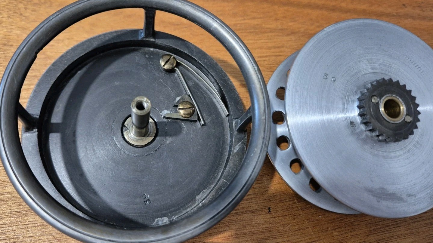 A SUPERB WALKER BAMPTON 3 3/4″ LIGHT SALMON FLY REEL LITTLE USED CONDITION