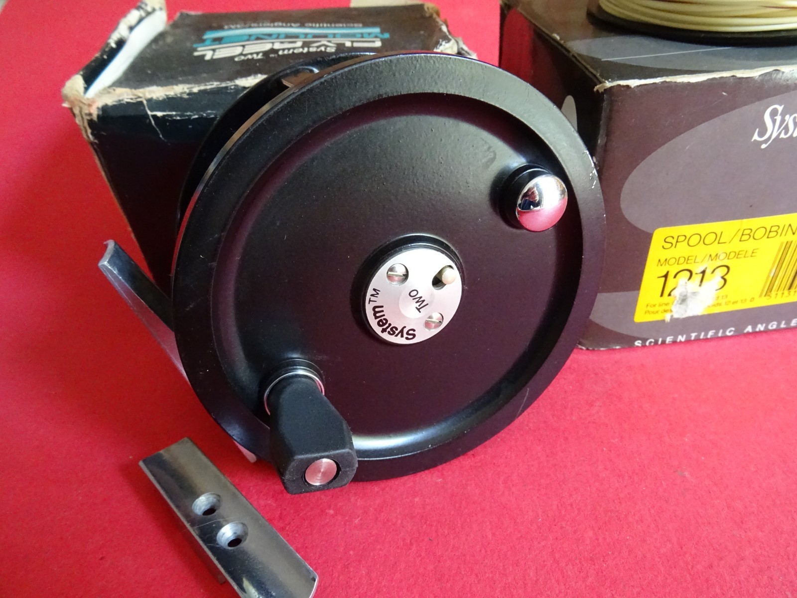 VERY GOOD VINTAGE SCIENTIFIC ANGLERS SYSTEM 2 1213 SALMON FLY REEL + SPARE SPOOL