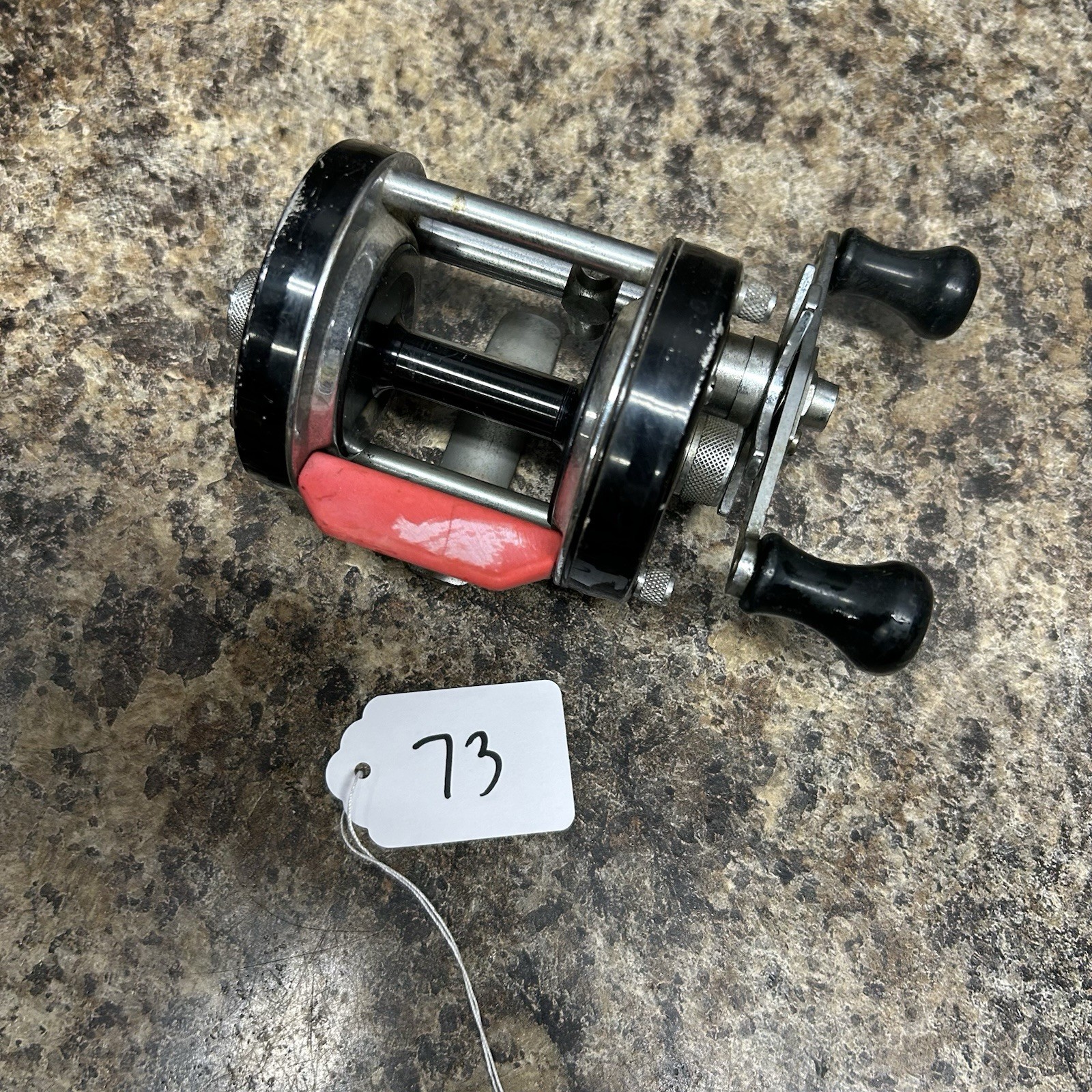Vintage Abu Garcia Ambassadeur 6600C Baitcasting Reel Red Bar, Sweden Black