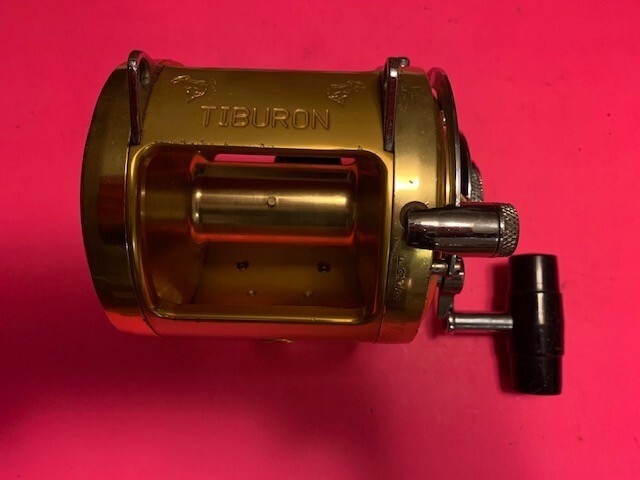CUSTOM BUILT PENN INTERNATIONAL 50W FISHING REEL WITH GOLD TIBURON FRAME