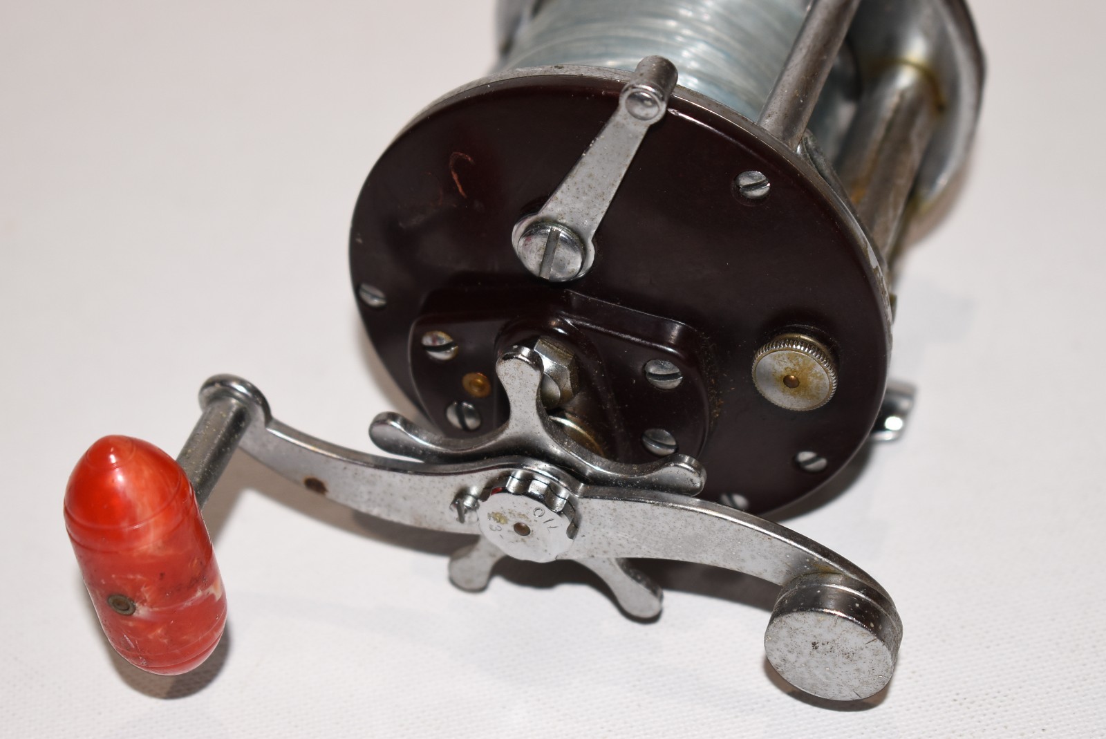 Vintage PENN PEER 209 Fishing Reel w/Red Handle Bait Casting Reel