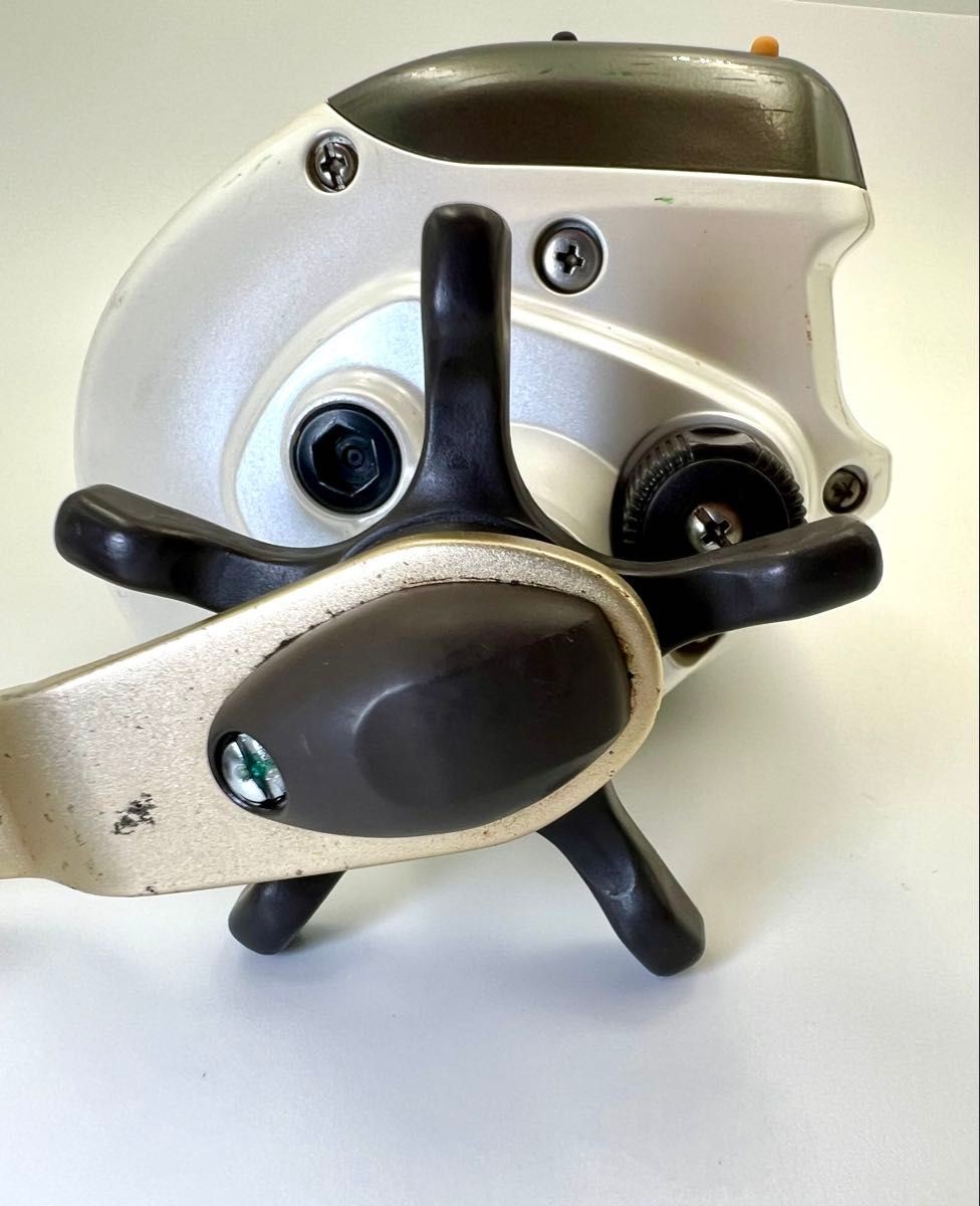 Small boat 1000 RF421 baitcasting reel with counter
