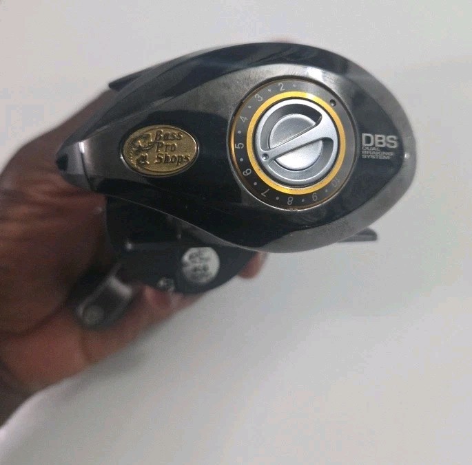 Bass Pro Shops Johnny Morris Signature Series XPS JSG10SHA baitcaster reel Nice