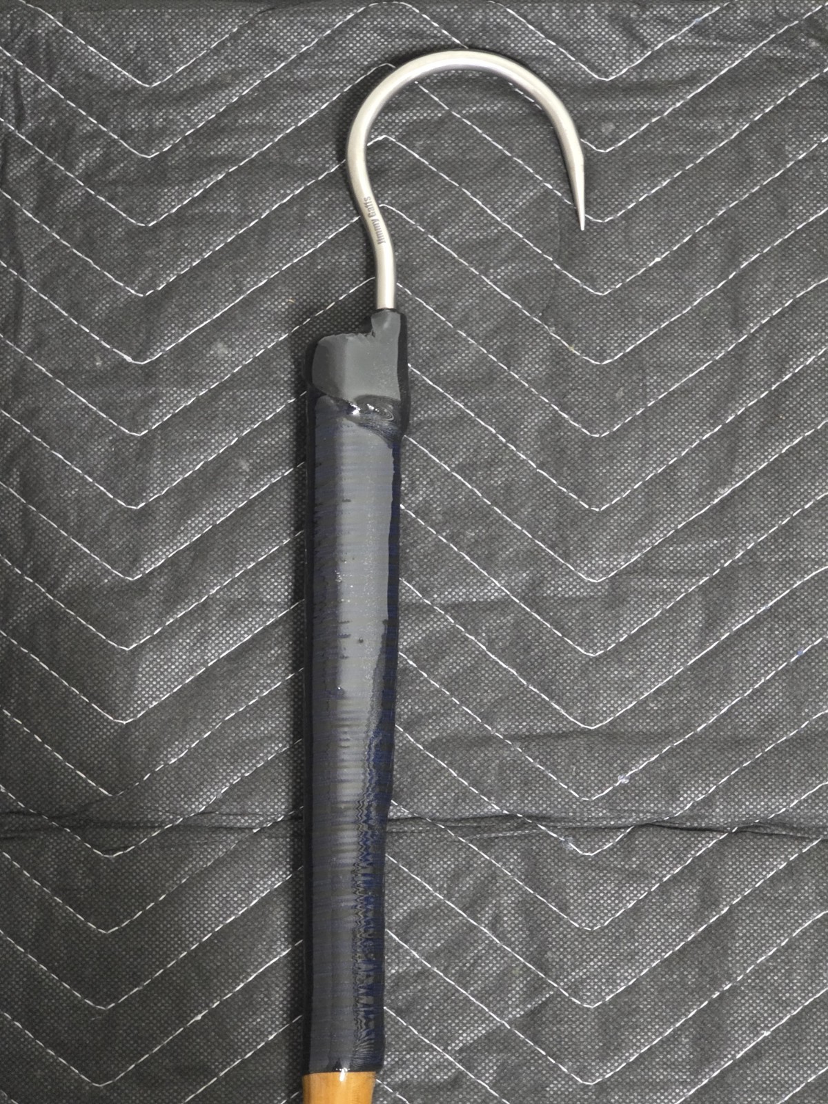 7′ CALCUTTA BAMBOO GAFF, 3″ TITANIUM(Gr5) HOOK, X-WRAPPED GRIPS