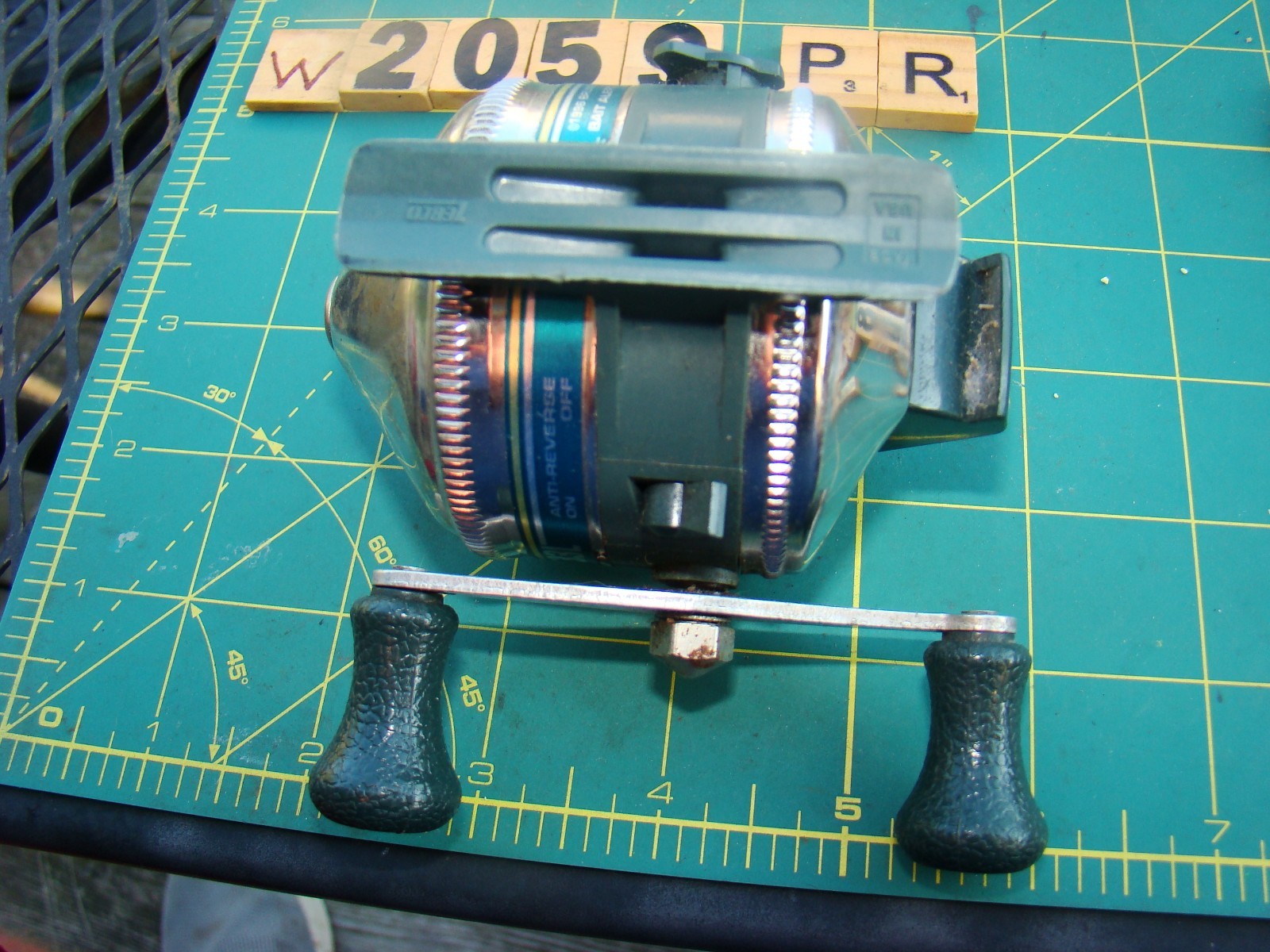 W2059 PR ZEBCO 33 LEGACY 33 L SPINCAST MADE IN USA FISHING REEL
