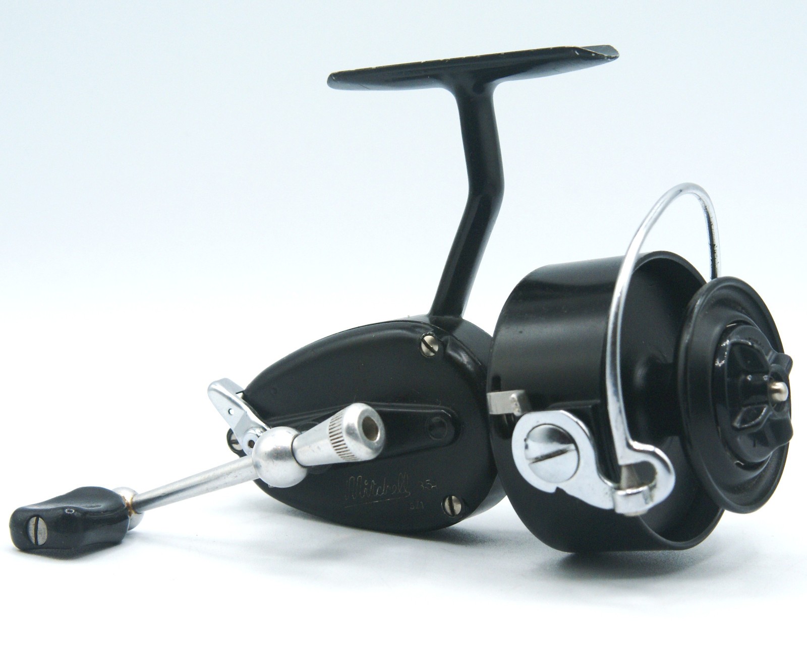 1962 right hand wind Mitchell 351 5/1 Spinning Reel in very good working order