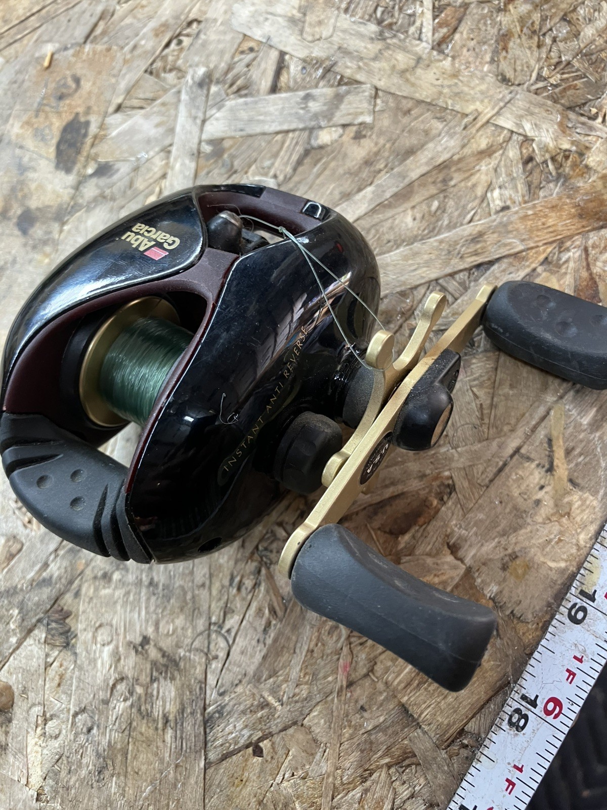 Abu Garcia MX200 Black Flipping Baitcast Reel Right Hand Retrieve