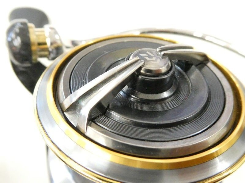 DAIWA 21 LUVIAS AIRITY LT2500S spinning reel From JAPAN