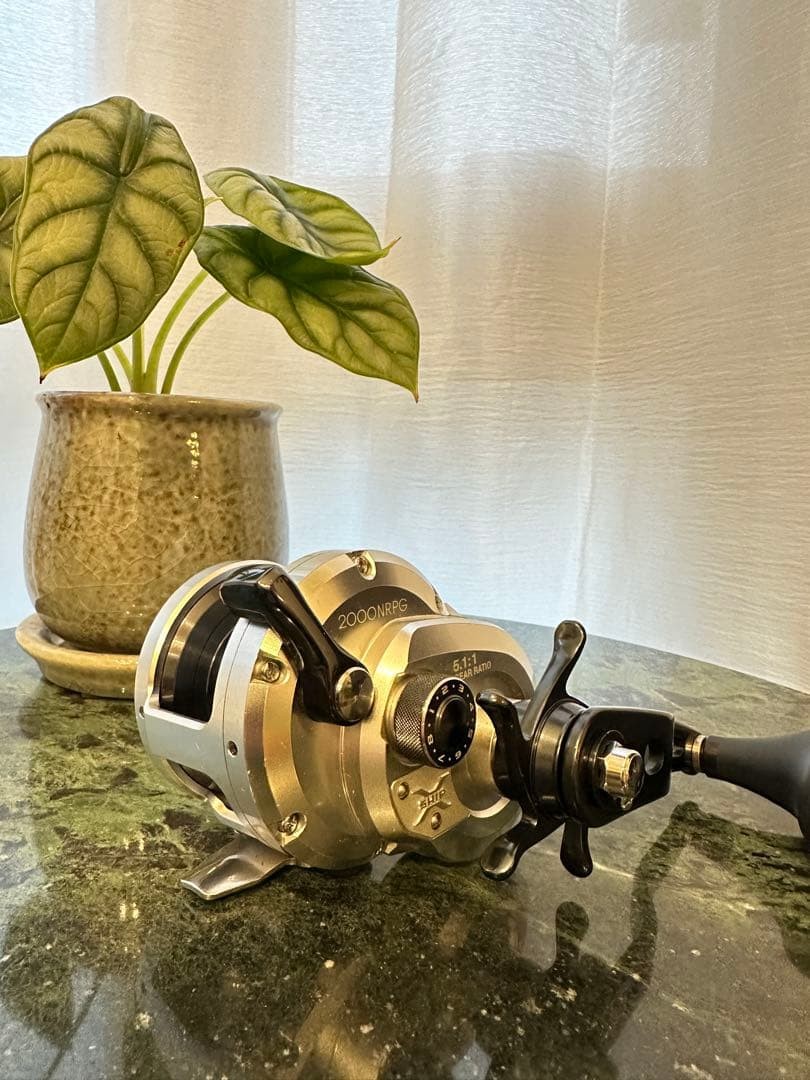 Shimano Ocean Jigger 2000NRPG Jigging Reel Used Silver 5.1 Ratio