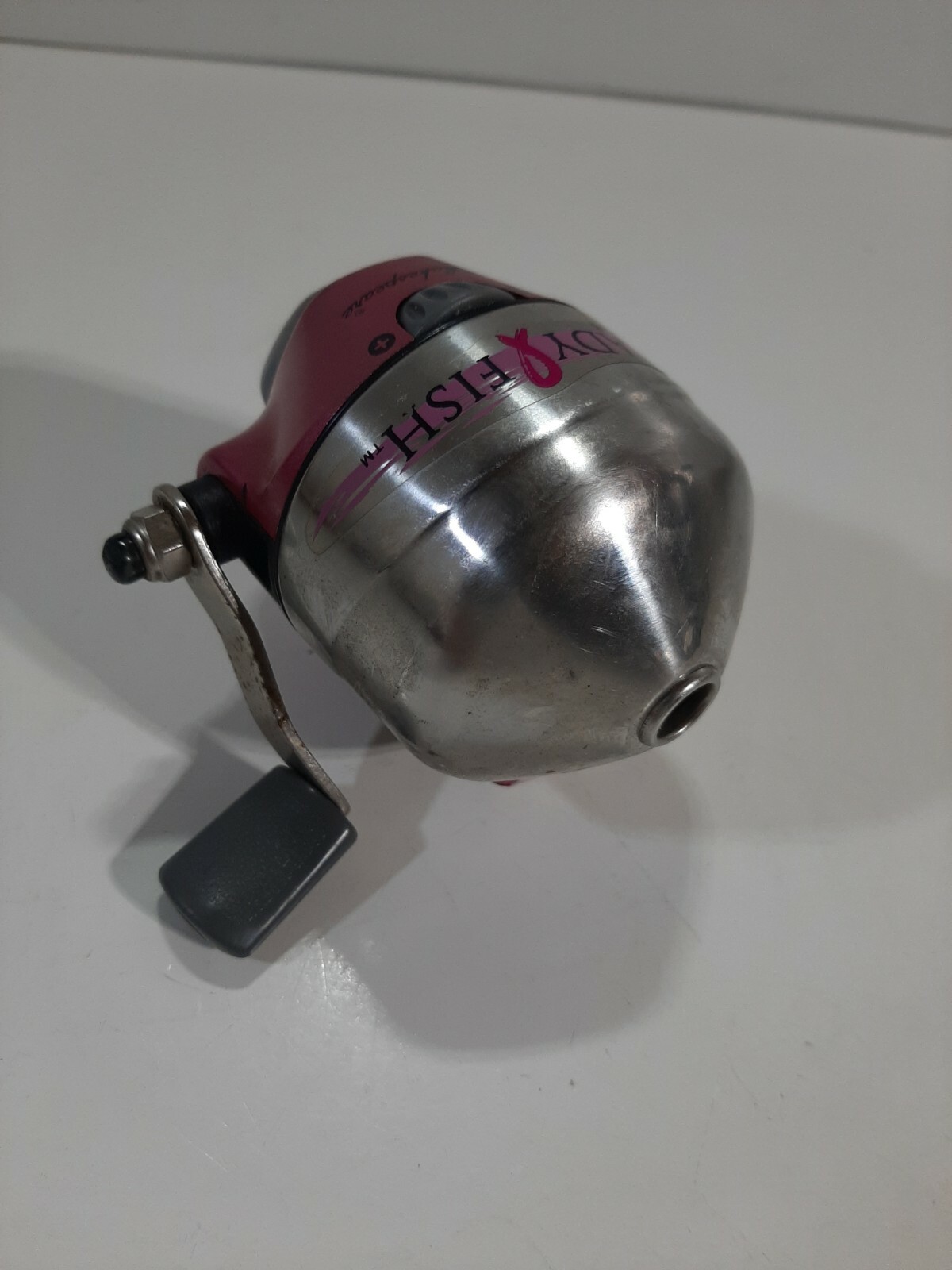 Shakespeare Lady Fish SC10 3.4:1 Closed Face Spin Cast Fishing Reel