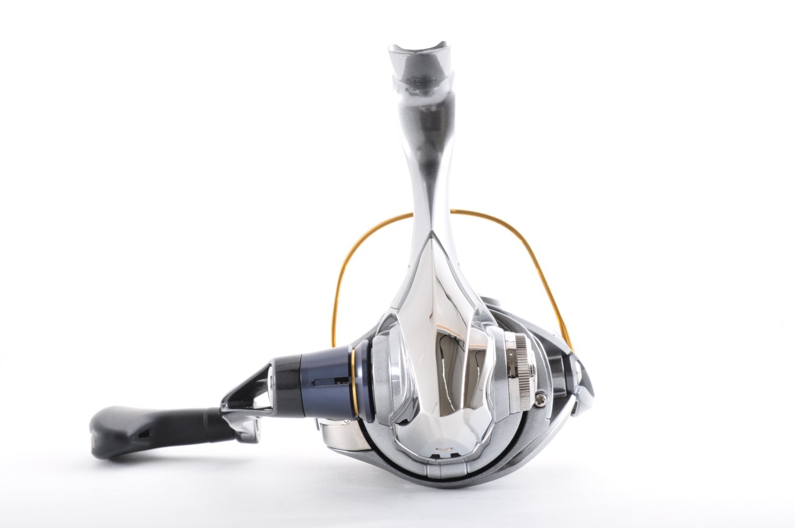 Shimano 16 Vanquish C3000XG Near Mint Fishing Spinning Reel from Japan B0242
