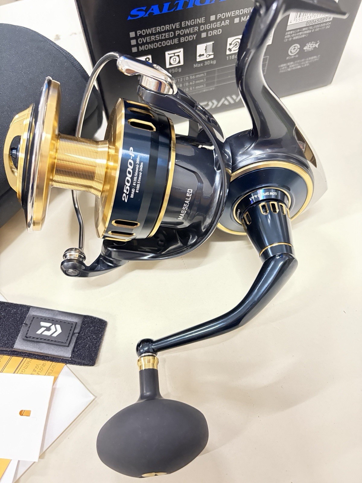 Daiwa 25 SALTIGA 25000-P Spinning Reel New in Box Made in Japan