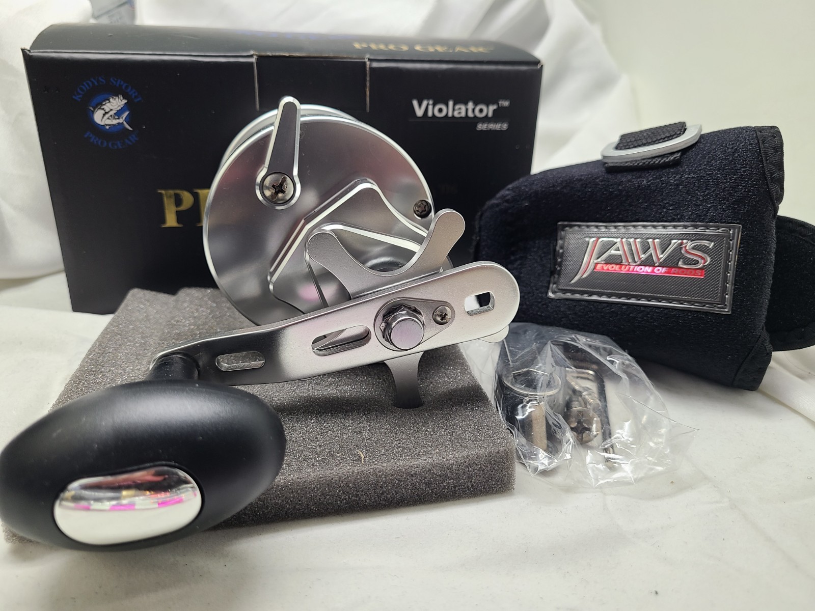 PROGEAR Violator V52 Jigging Live Bait Fishing reel RH Free Ship Jaws Cover SV