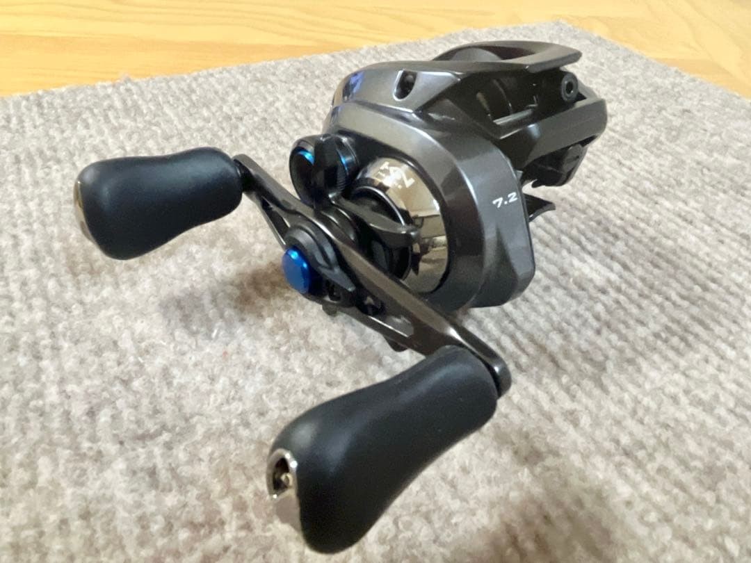 SHIMANO 23 SLX DC 70HG Baitcasting Reel Right Handle 7.2 Gear 5.5kg Drag