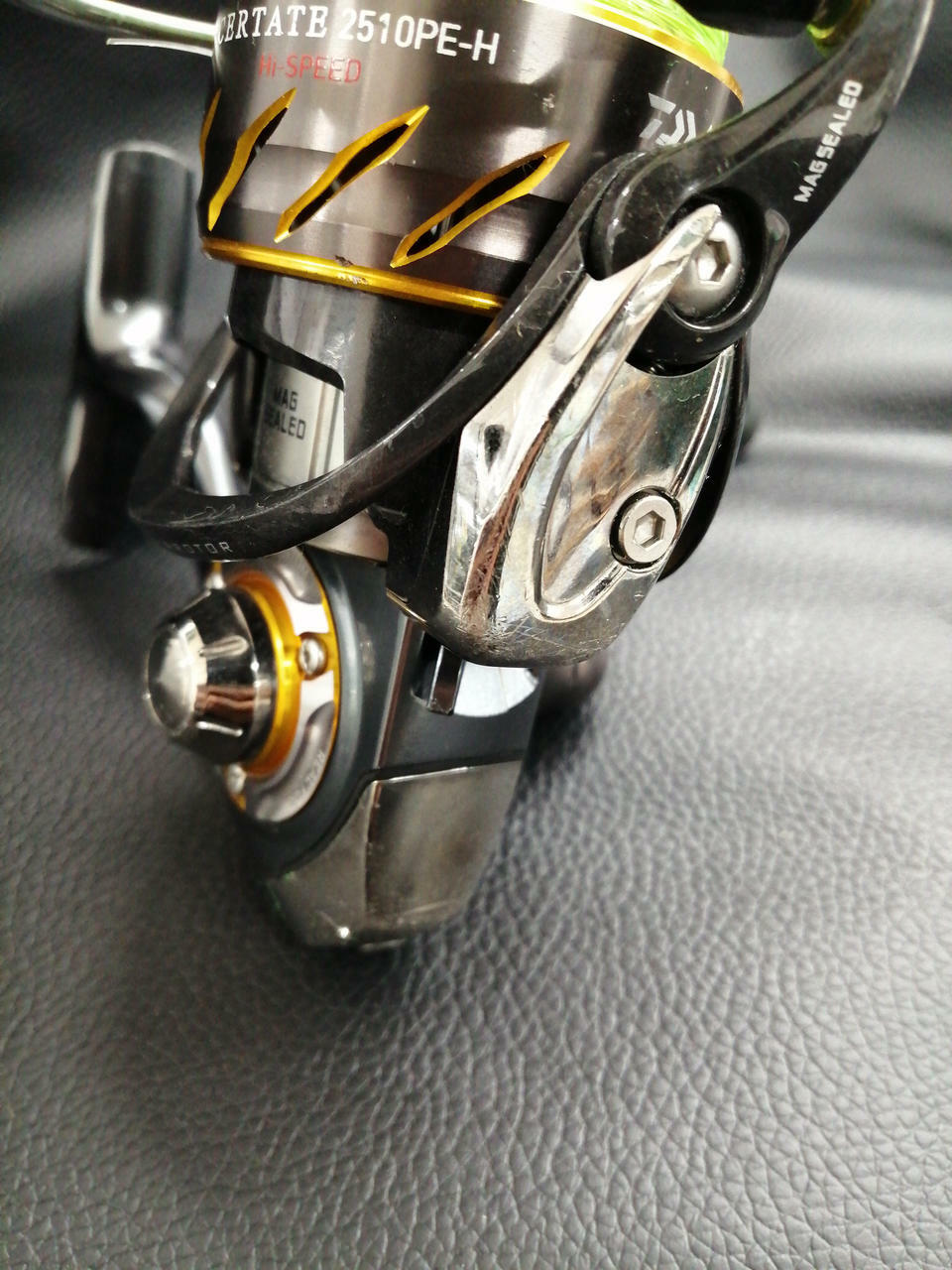 Daiwa 13CERTATE 2510PE-H /fishing /reel /spinning reel /Some scratches and stain