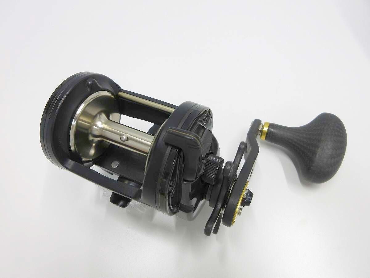 DAIWA TOURNAMENT ISHIDAI SS-30SH LONG-DISTANCE STANDARD PLUS CARBON HANDLE