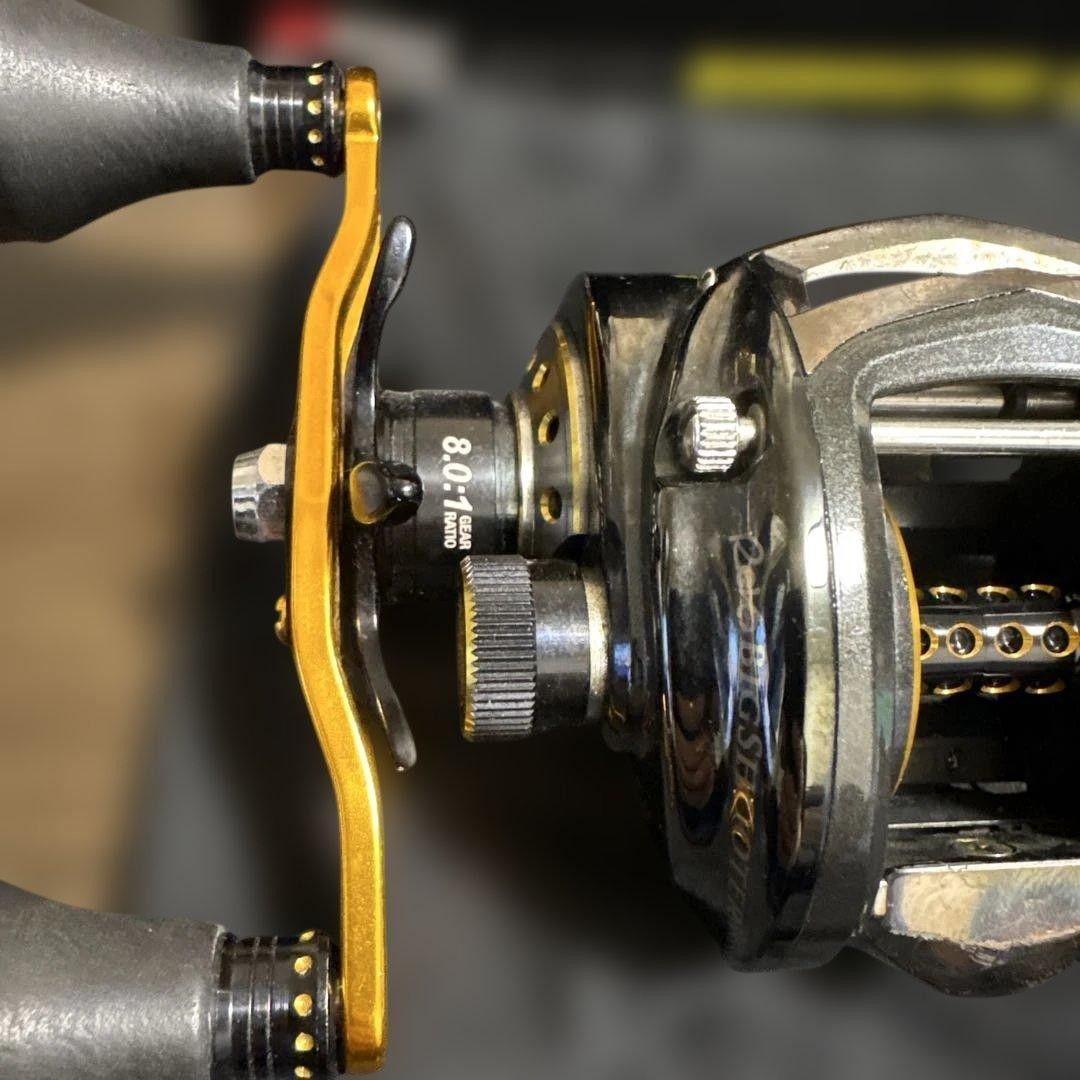 Abu Garcia Revo Big Shooter Compact Left Handle Fishing Reel 8.0:1 Used