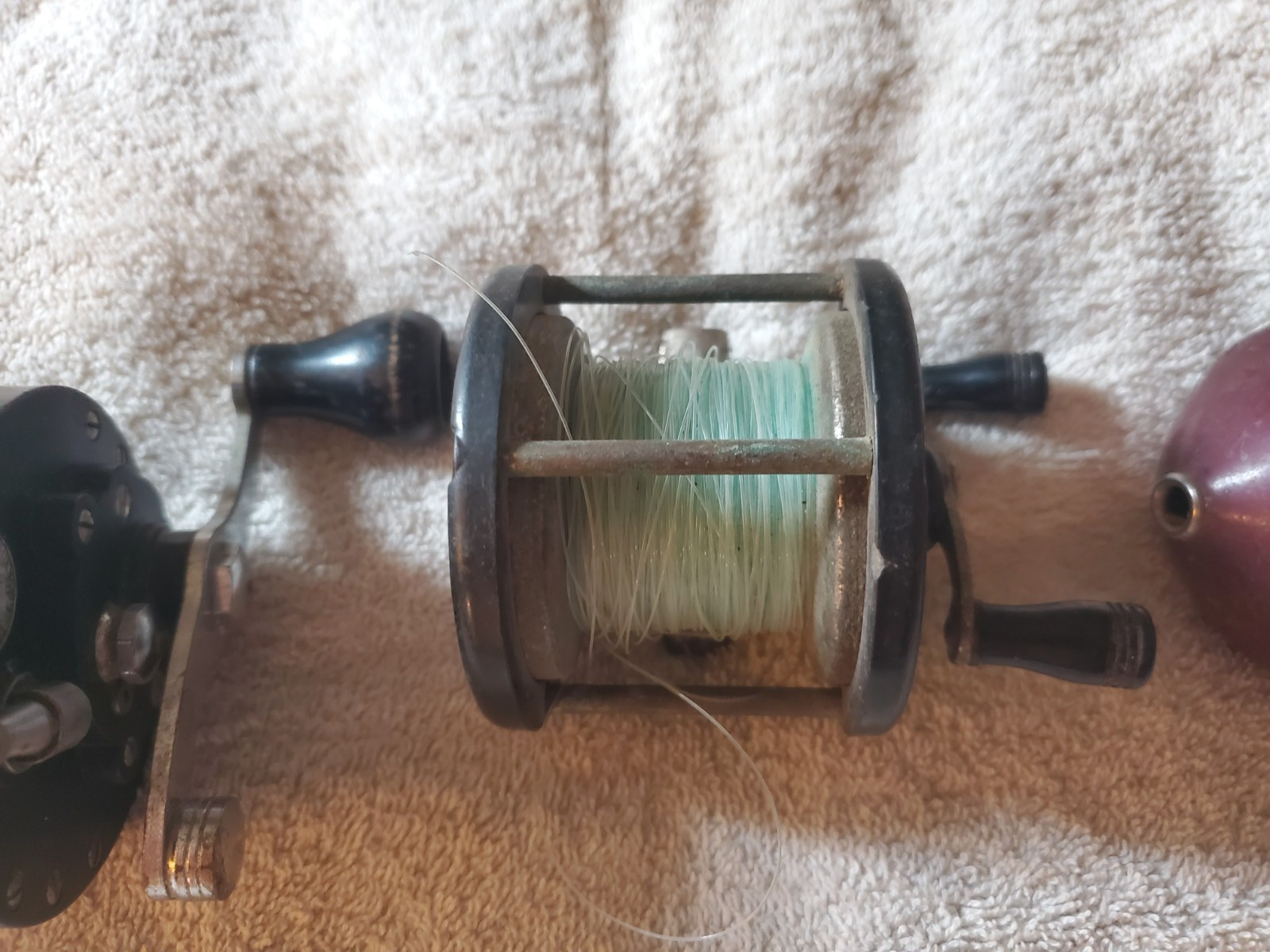 Reels x 3 Parts Non-Working Sealake #930,AllCoast #11-850,South Bend Spin Cast