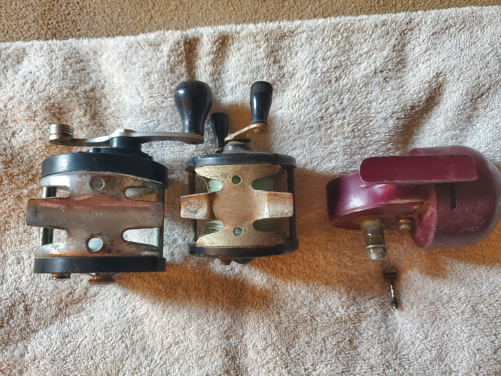Reels x 3 Parts Non-Working Sealake #930,AllCoast #11-850,South Bend Spin Cast