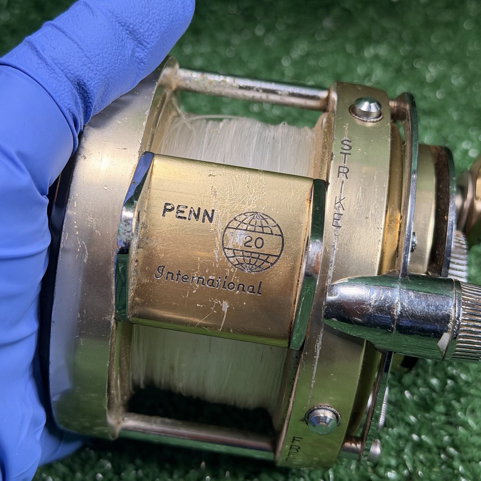 Penn International 20 – Single Speed Trolling Reel. Gold.