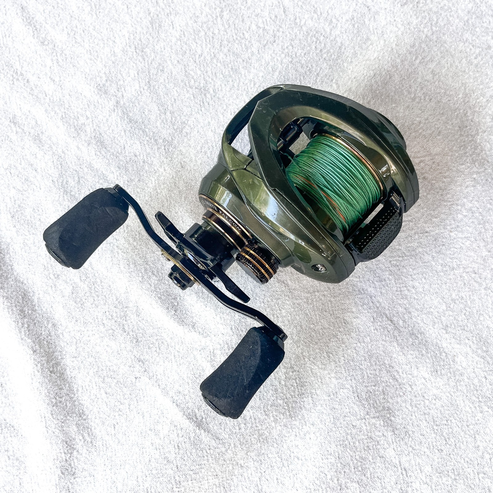 Grete Falcon Baitcasting Fishing Reel 7.2:1 Gear Ratio 8kg Drag Right Hand Green