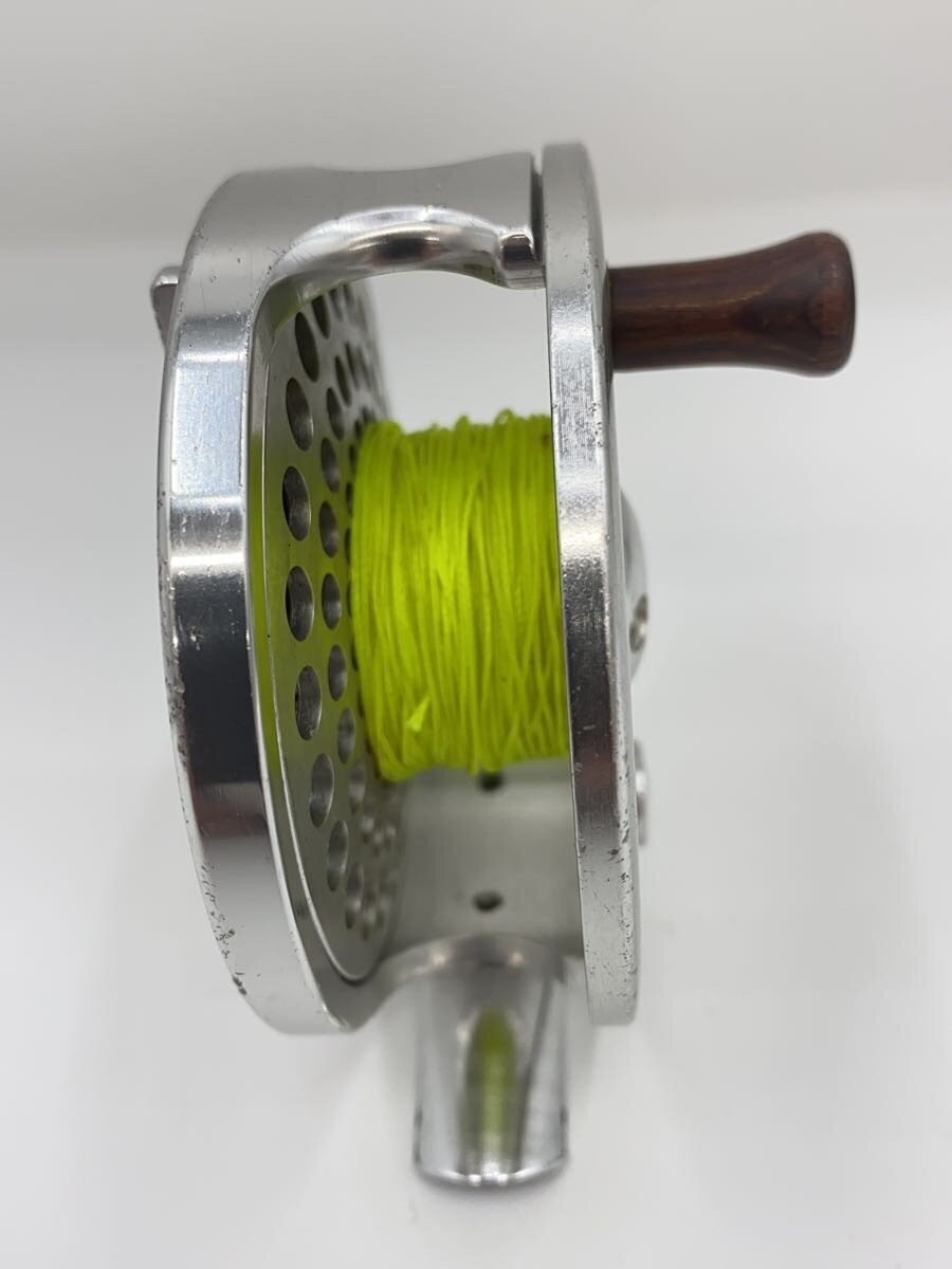 AXISCO Fly Fishing Reel – 7in (17.8cm) with scratches, Used, Sports Equipment