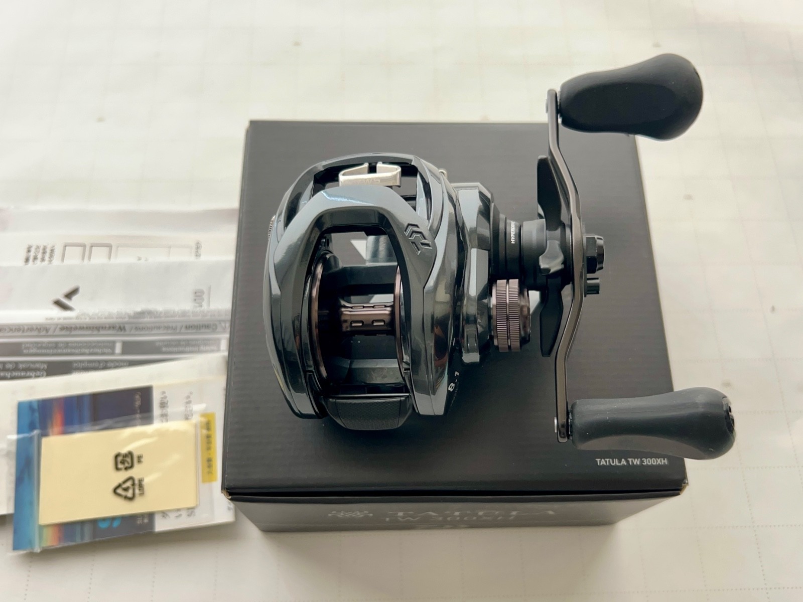 [ US Seller ] Daiwa TATULA TW 300XH Bait Casting Reel – Used