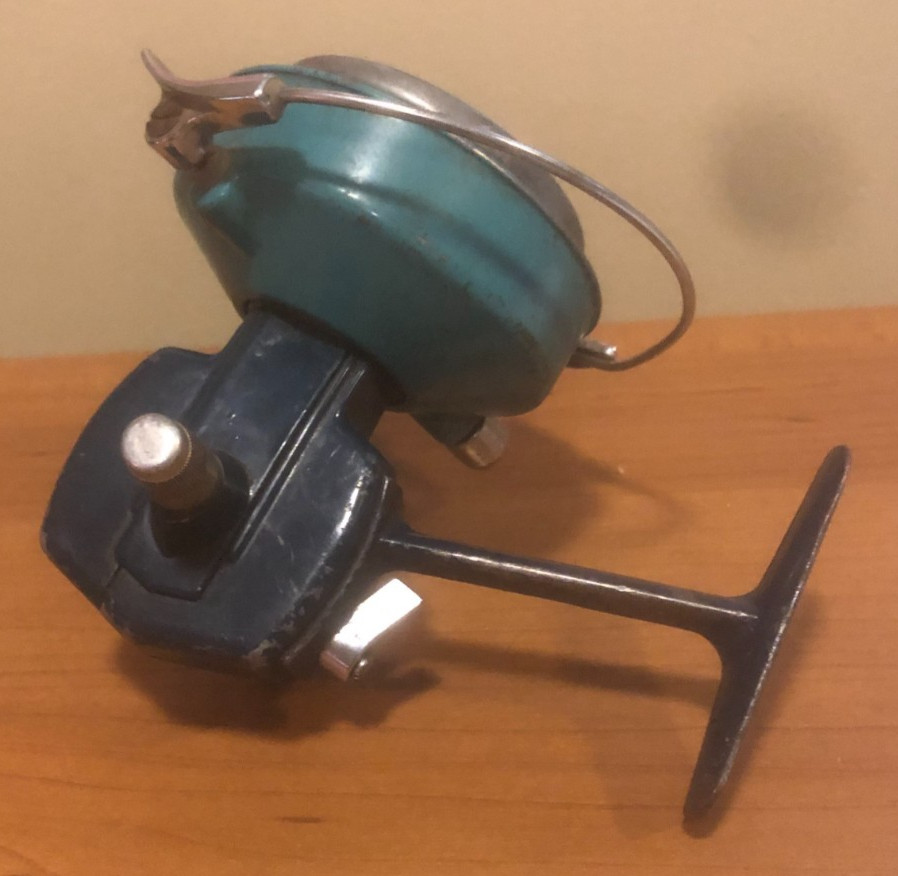 Ocean City 300 Spinning Fishing Reel