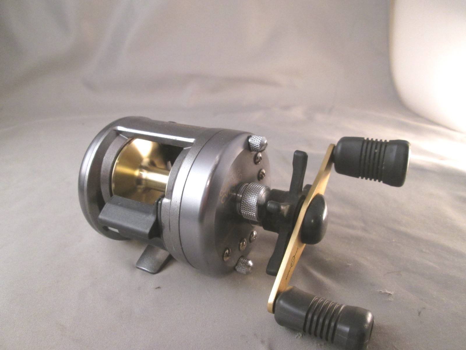 Shimano Corvalus CVL 300 bait casting reel, 4 ball bearings used vg condition