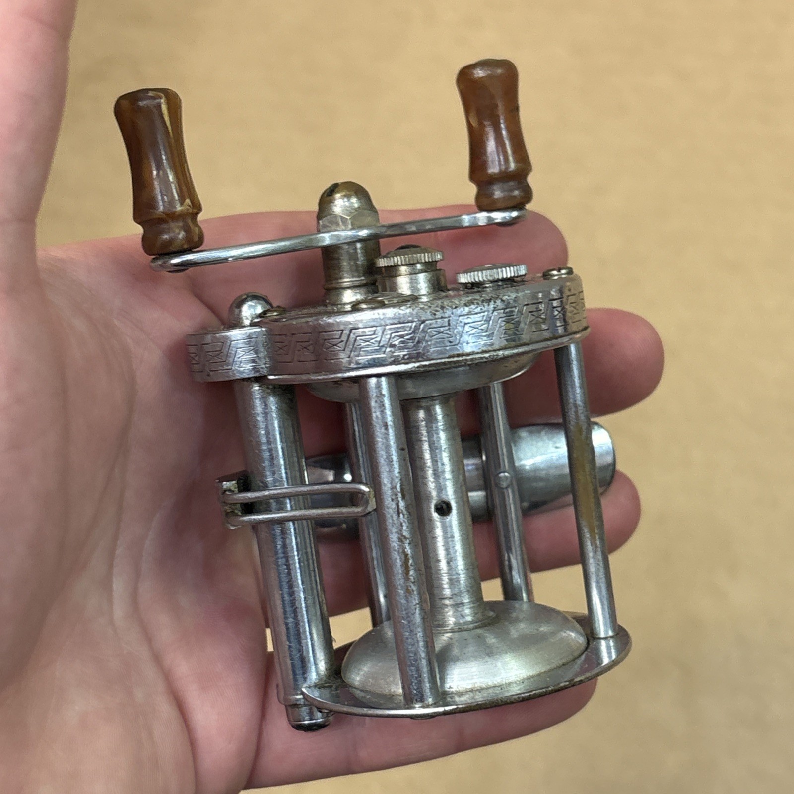Pflueger Akron 1893L Fishing Reel