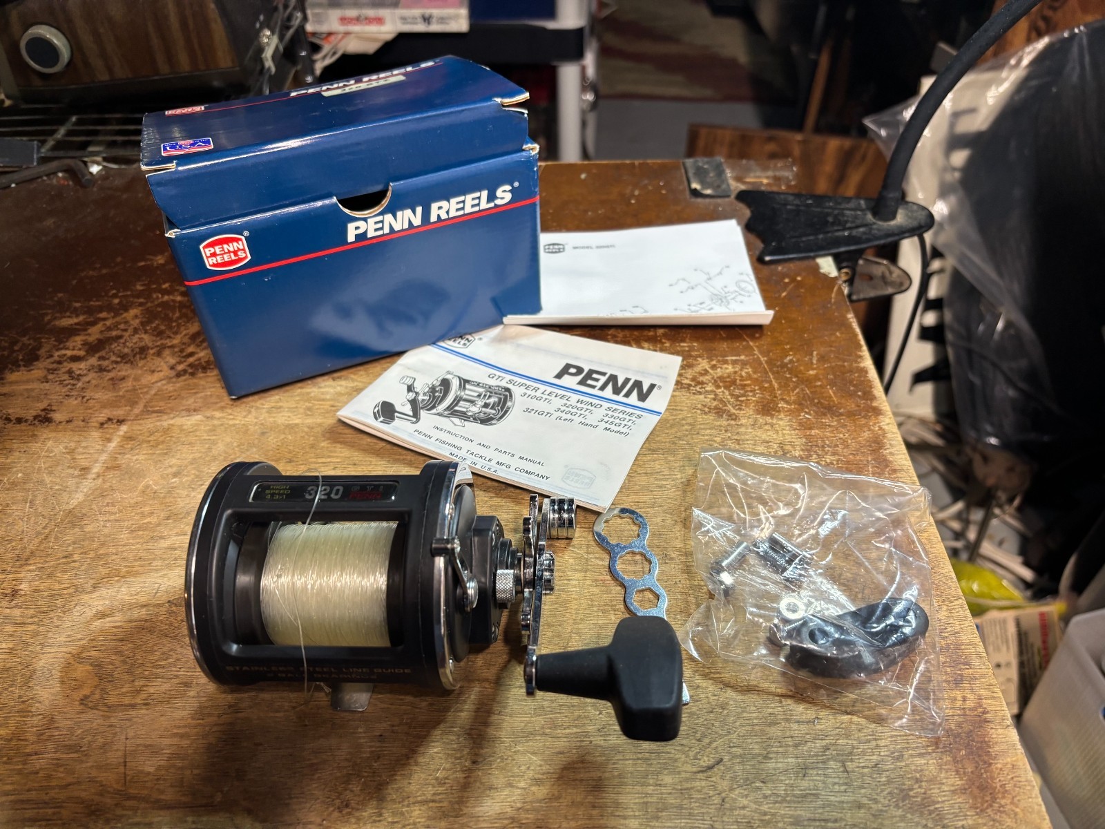 Penn 320 GTi Super Level Wind High Speed Fishing Reel Graphite Made In USA Ex!!